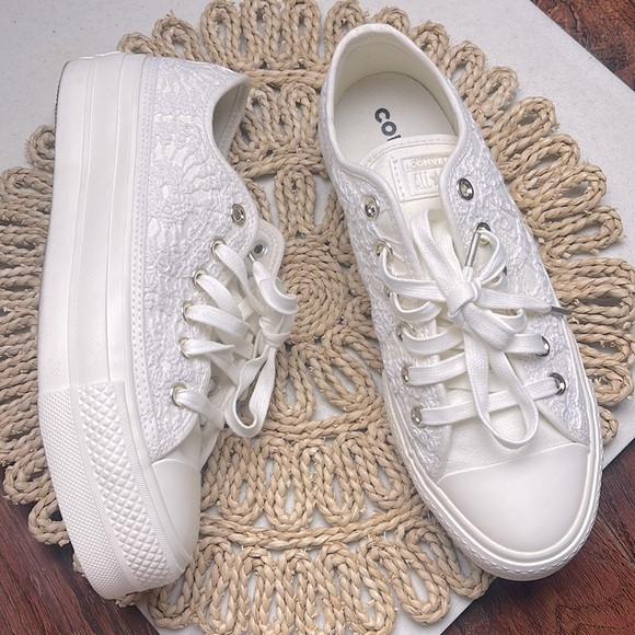 Converse Shoes - Converse platform lace white shoes size 8